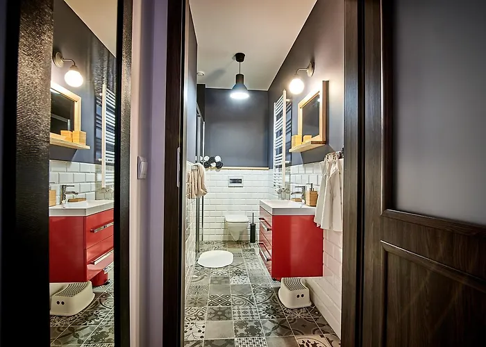 - Na Kowarskiej Starowce